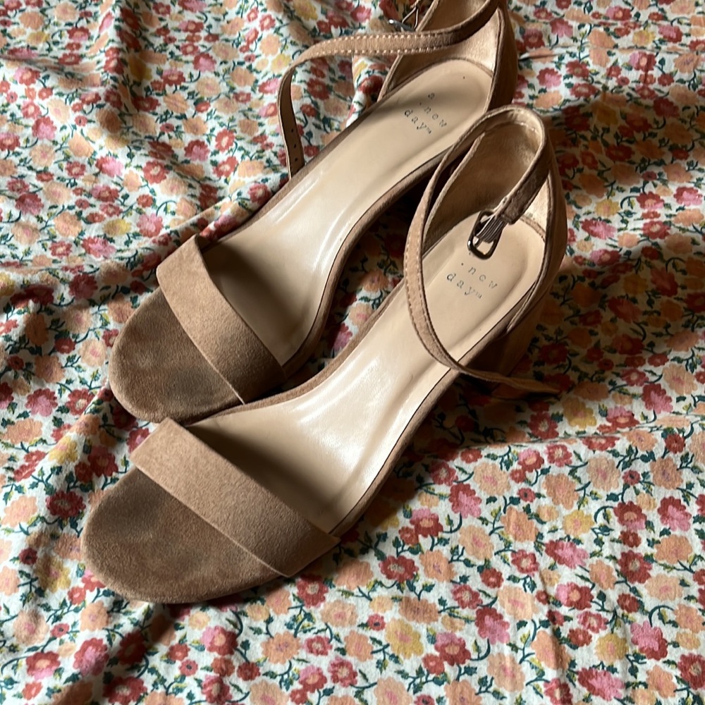 Size 8.5 heels